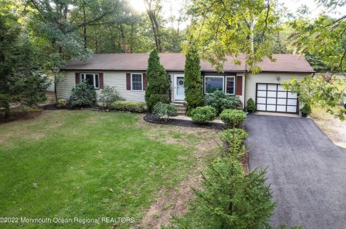 678 Burke Rd, Jackson Twp, NJ 08527-4823