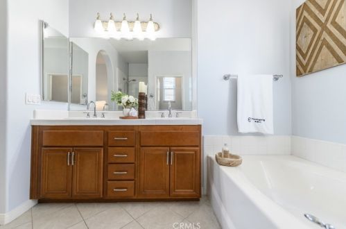 39 Tall Oak, Irvine CA  92603-4213 exterior