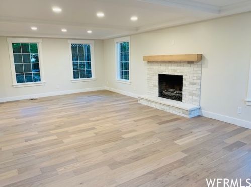 2992 Tracy Dr, Sandy UT 84093-2026 exterior