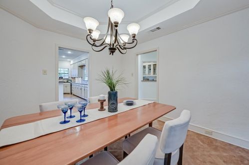 2312 Colleen Ct, Carrollton TX 75007-2037 exterior