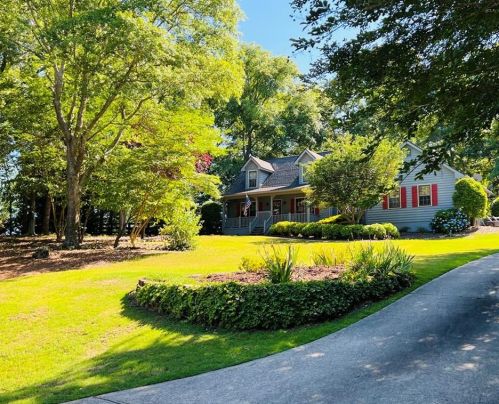 35 Hickory Hollow Dr, Jefferson, GA 30549-6643