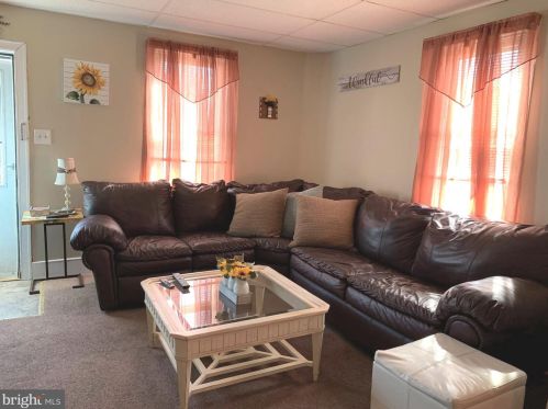 14 Holly Ave, Pitman NJ  08071-1146 exterior