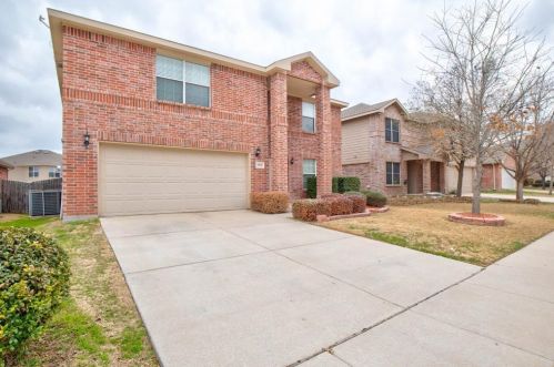 2932 Wispy Trl, Fort Worth TX  76108-8901 exterior