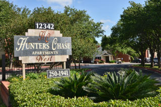 12342 Hunters Chase Dr, Austin TX  78729-7287 exterior
