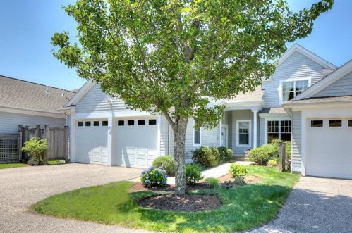 21 Watermark Dr, Tiverton, RI 02878-4272