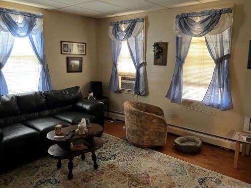 3 Taylor Ave, Norwalk, CT 06854-1407