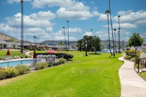 1425 La Linda Dr, San Marcos, CA 92078-4709