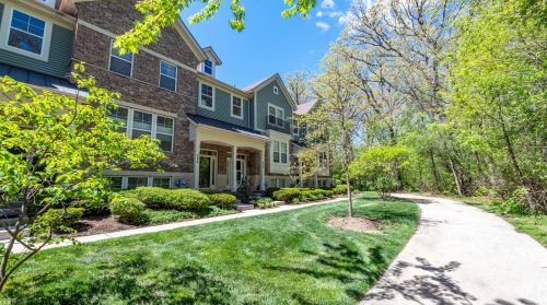 906 Tuscany Dr, Streamwood, IL 60107-4528