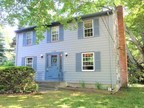120 Old River Rd, Lincoln, RI 02865-1334