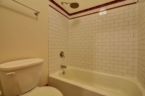 3920 Janssen Ave, Chicago IL  60613-5168 exterior