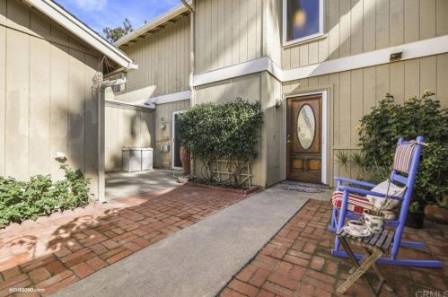 345 Winsome Pl, Encinitas, CA 92024-3133