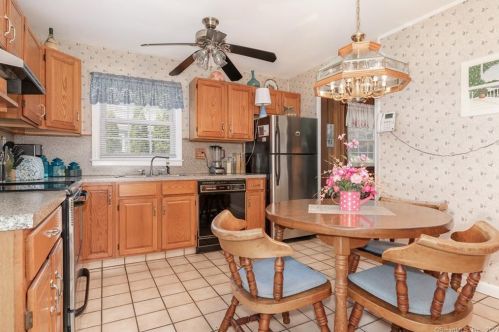 225 Marino Dr, Milford, CT 06460-6740