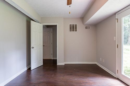 107 Parkview Dr, Stockbridge GA  30281-1112 exterior