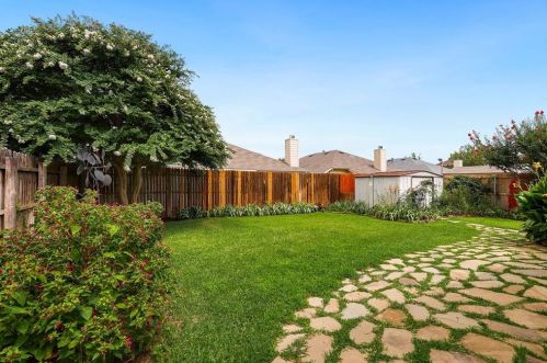 8508 Hawks Nest Dr, Fort Worth TX  76131-5330 exterior