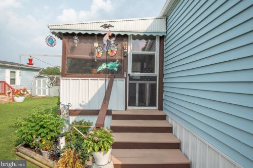 115 Dovefield Dr, Lancaster, PA 17603-4687