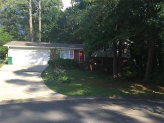 20 Valley Forest Ln, Smyrna, GA 30082-2415