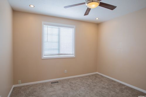 8641 Alta Cv Dr, Sandy UT 84093-1699 exterior