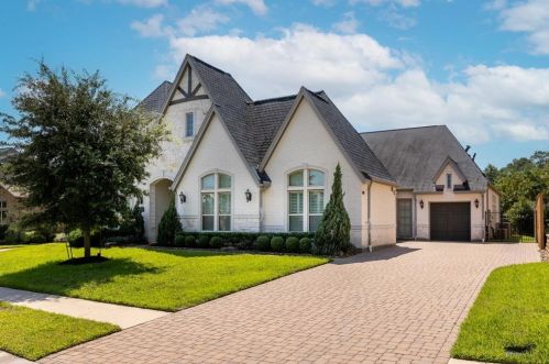 131 Oak Estates Dr, Conroe, TX 77384-2112