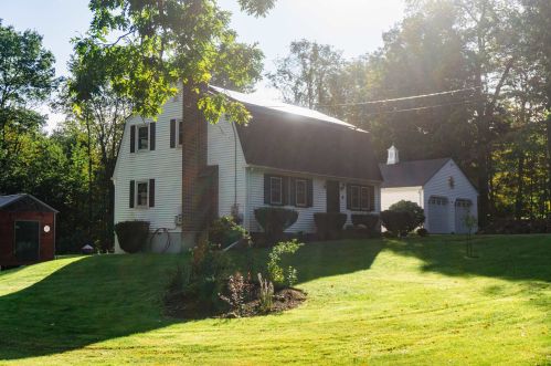 9 Holt Rd, Wilton, NH 03086-5139