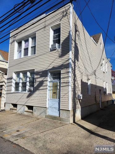 134 Jewell St, Outwater, NJ 07026-3608