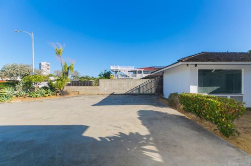 1029 Makaiwa St, Honolulu HI  96816-5403 exterior