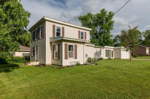 321 12th St, Hastings, MN 55033-2324