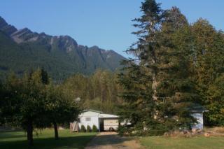 31411 Boulder Creek Dr, Bryant, WA 98223-9215