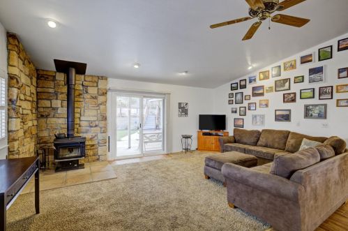 1235 Riv Blf Dr, Valley Home CA 95361-2655 exterior