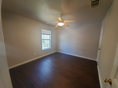 470 Whispering Holw Dr, Uhland TX 78640-4662 exterior