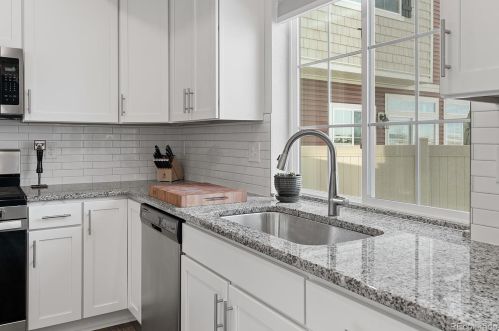 4568 Quemoy St, Aurora CO  80019-6025 exterior