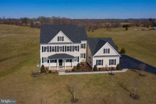 38516 Titnore Ct, Hamilton, VA 20158-9486