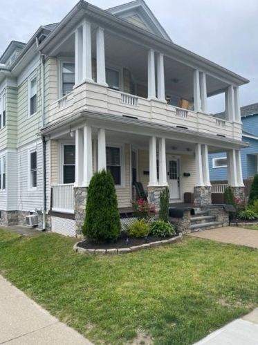 185 Mount Pleasant Ave, Providence, RI 02908-3917