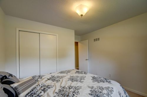 3219 Rustic Ln, Crown Point IN  46307-8913 exterior