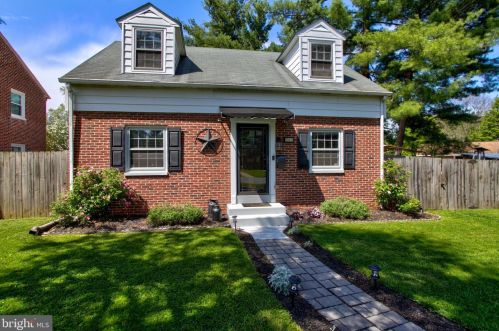 985 Center Ave, Lancaster, PA 17601-5125