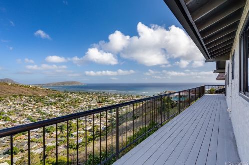 5361 Poola St, Honolulu HI  96821-1536 exterior