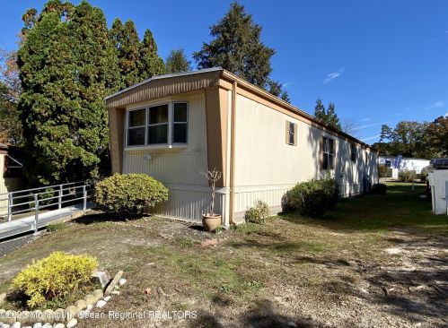 2 Woodchuck Pkwy, Lakehurst, NJ 08759-3629