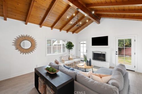 15005 Cranbrook Ave, Hawthorne CA  90250-8476 exterior