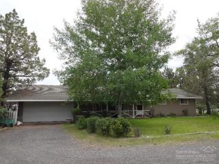 22820 Bear Crk Rd, Bend OR  97701-9650 exterior