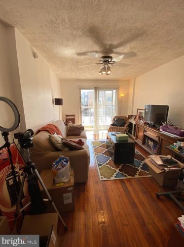 1711 13 St, Philadelphia PA  19148-1512 exterior