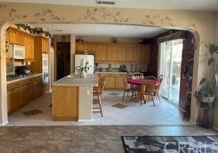 12722 Royal Palm Ln, Riverside CA  92503-7077 exterior