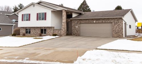 606 9th Ave, Byron, MN 55920-1569