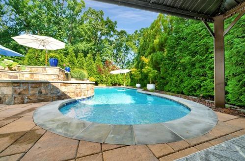 5380 High Point Mnr, Atlanta GA  30342-2000 exterior