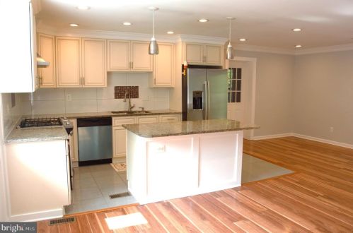 7635 Dunston St, Springfield VA  22151-2611 exterior