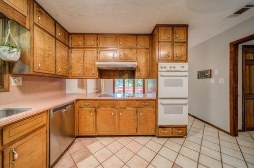 5055 Shore Dr, Conyers GA  30094-4711 exterior