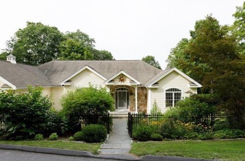 89 Falcon Ridge Rd, Torrington CT  06790-4389 exterior