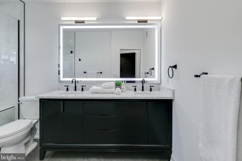 526 24th St, Philadelphia PA  19146-1054 exterior