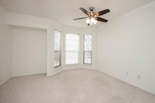 1921 Meadowview Ct, Carrollton TX 75010-4048 exterior