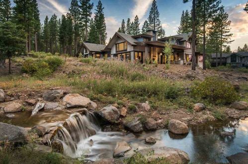 9512 Dunsmuir Way, Truckee CA exterior