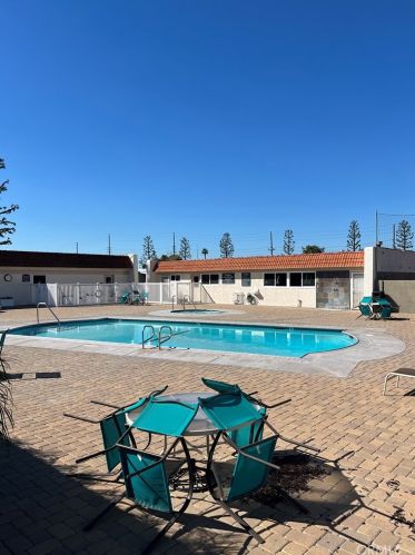 1500 Warren St, Santa Ana CA  92705-4260 exterior