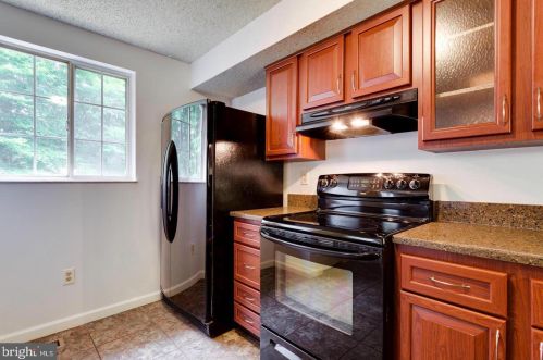 8135 Loving Forest Ct, Springfield VA  22153-3721 exterior